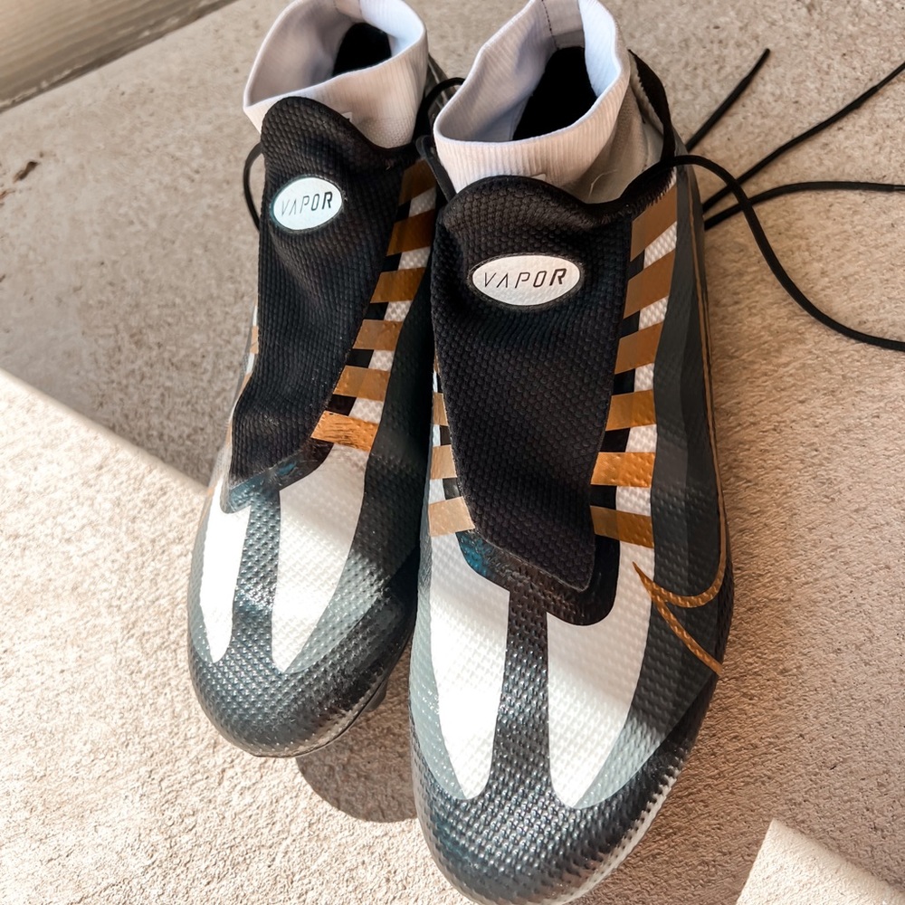 Men’s Football Cleats